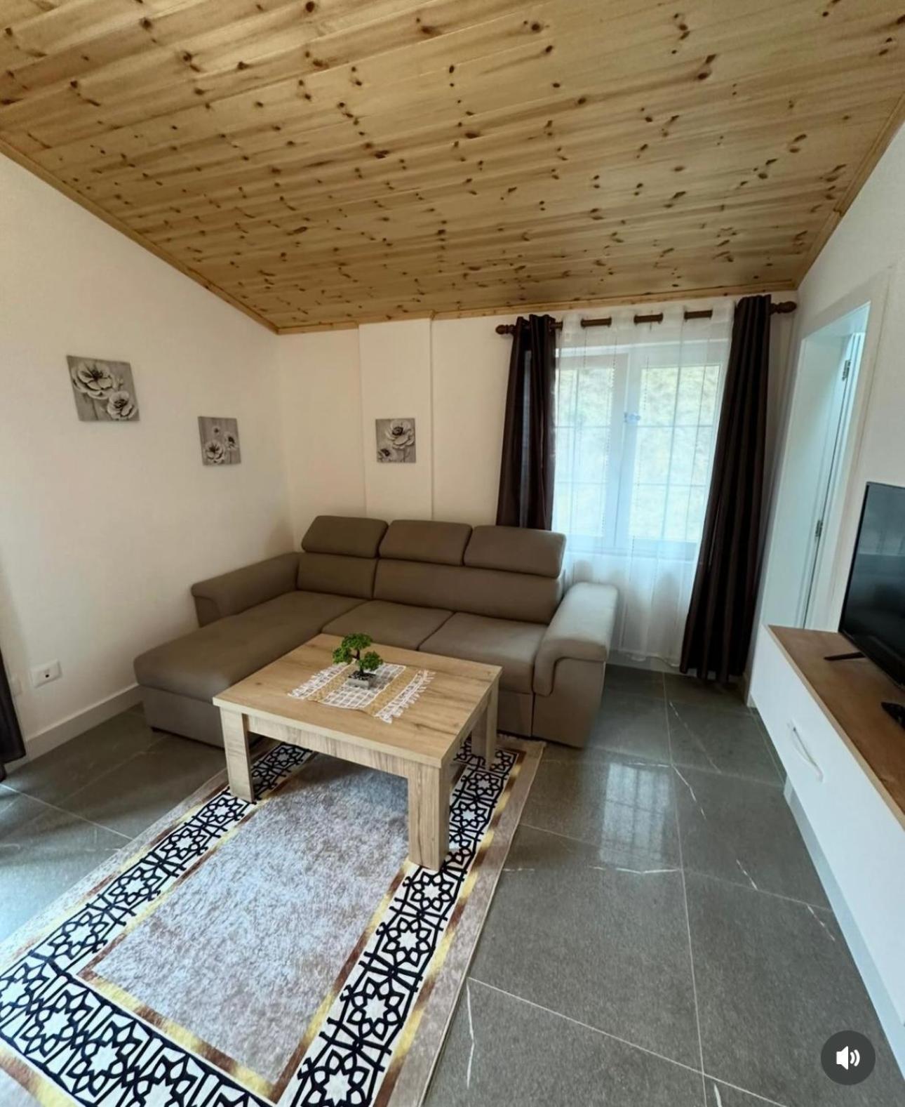 Qyteza Guest House & Camping Shkodër Extérieur photo